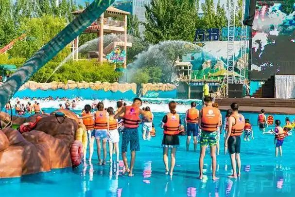 郑州方特水上乐园开园回归 缤纷活动开启欢乐之旅