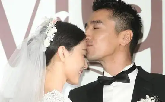 赵又廷宣布高圆圆怀孕:"最好的夫妻关系,其实就这四个字"|杨幂|模特