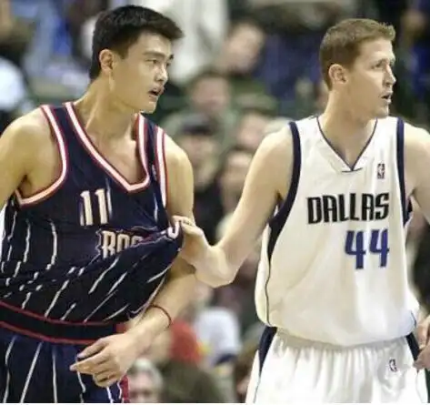 谁超越了自己模板?姚明超大竹竿无争议,科比模板竟不是乔丹?