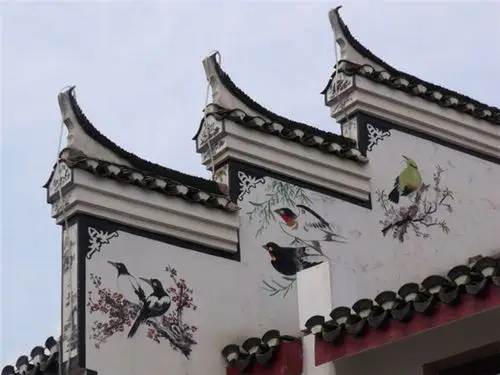 马头墙在在现代建筑装修当中并不常见,它是一种复古的建筑结构,通常来