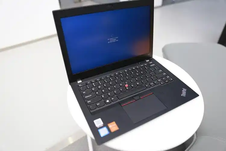 休闲时的小巧玩伴——thinkpad x280