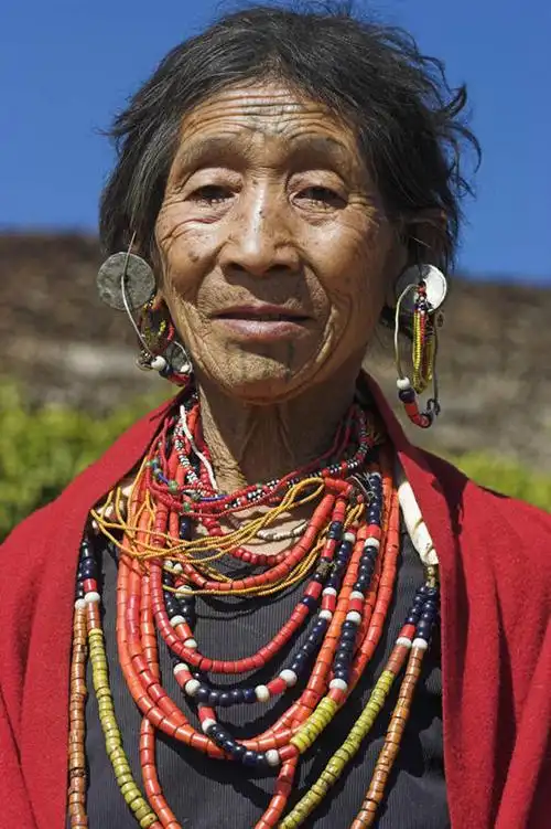 人,一个人,竖图,缅甸,亚洲,仅一个女性,仅一个人,人体,摄影,东南亚,仅