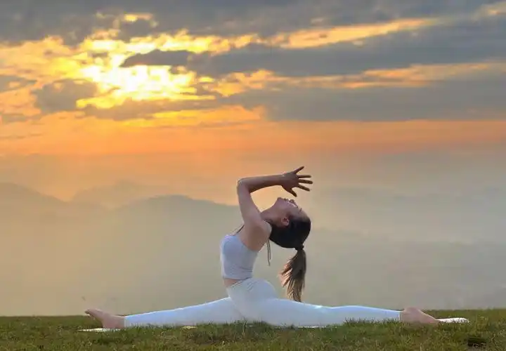 合适拍照瑜伽体式