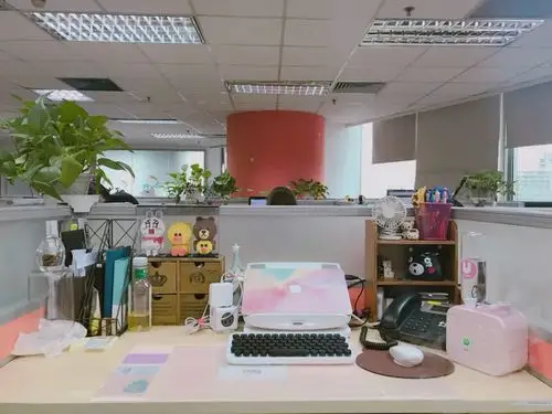 换汤不换药,办公桌布置又来了