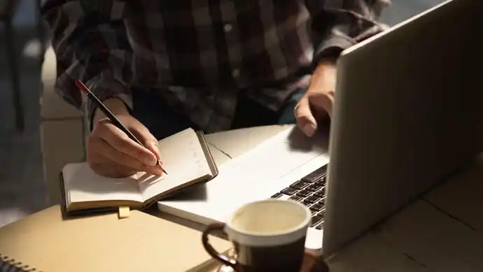 "那不勒斯四部曲"是一套在全球范围内掀起阅读浪潮的现象级畅销书