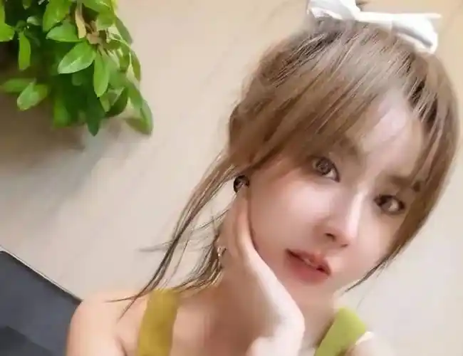 身材傲人不输潘晓婷,18岁就与杨鸣谈恋爱_窦宝宝_唐佳良_指导