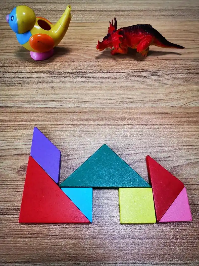 七巧板的300种拼法之建房子,还能拼几种房子,评论区补充一下 - 抖音