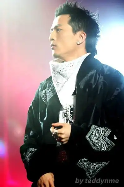 p data-id="go01gtmqv4">teddy,本名朴洪俊(         ),1978年9月14