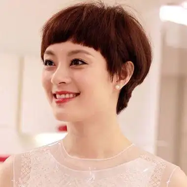 鸭蛋脸女生适合的短发发型