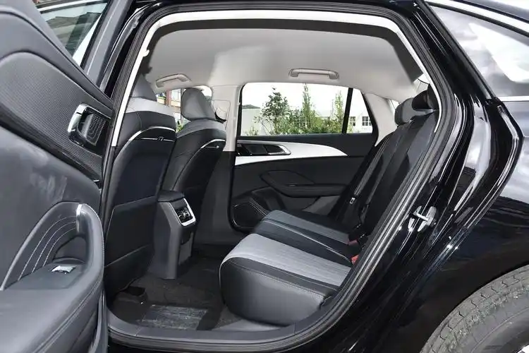 98万-22.58万,全新红旗h5车长近5米,还看凯美瑞?