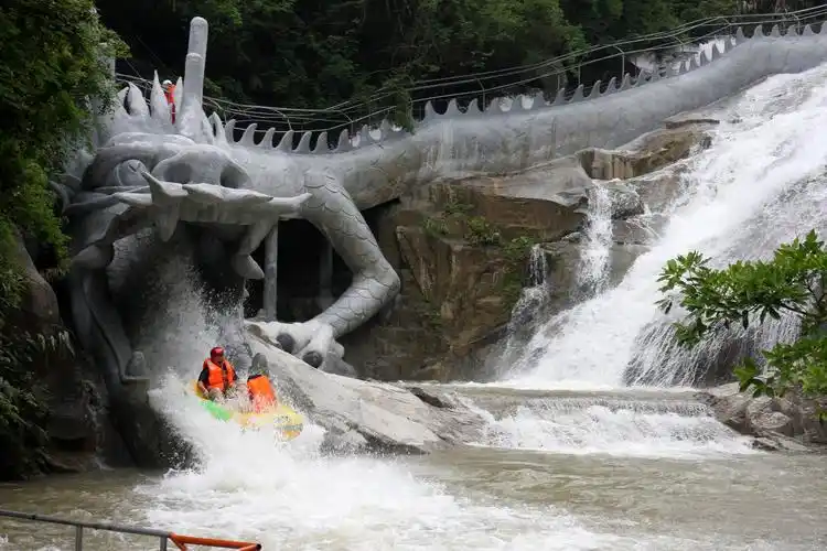 体验一把炎炎夏日最刺激的龙中漂流