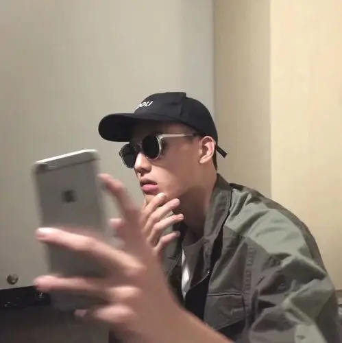 男头 头像男男生头像二转注明堆糖寄逍遥