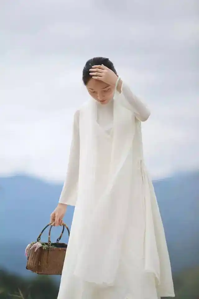 喝茶的女人有多美分分钟迷倒你