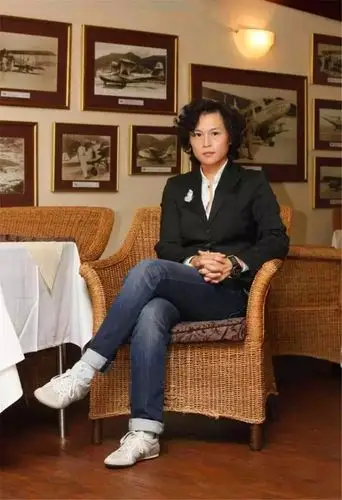 原来她早在2012年就已经跟同性伴侣杨如芯(图左)在法国举行婚礼,但