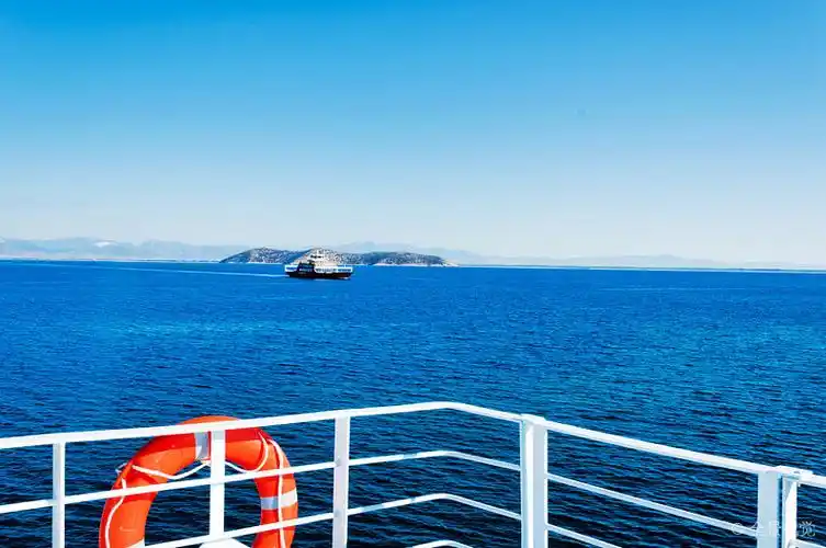 船_风景_蓝色海洋_高清图片_全景视觉