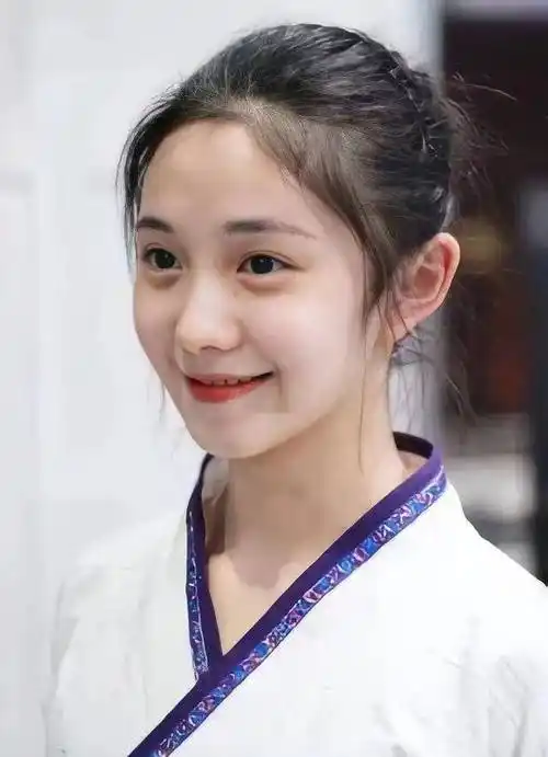 原创被说低情商深陷八卦危机谋女郎刘浩存凭什么这么火