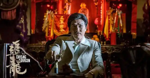 相比追龙中甄子丹的跛豪26年前雷洛传中跛豪你想象不到