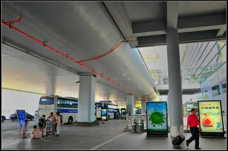 长沙黄花机场接机大厅掠影