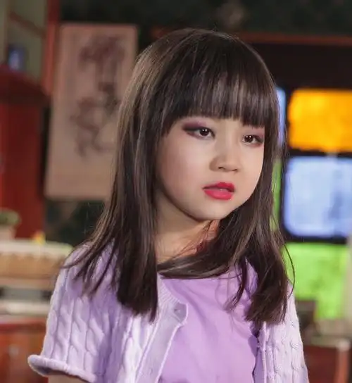 上一张 下一张 浏览所有剧照 查看原图 幼年苏苏(徐玺涵饰演)