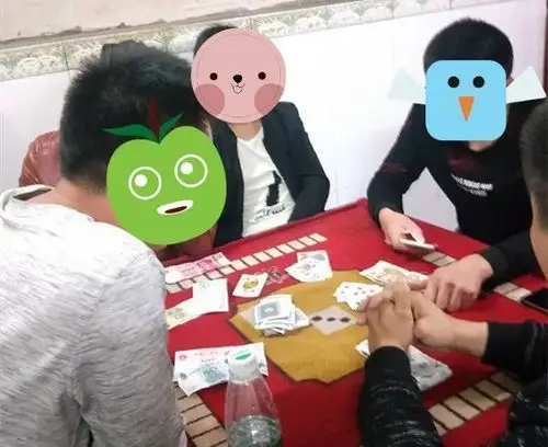 武冈这路段一麻将馆内,聚集多人利用扑克在"斗牛".