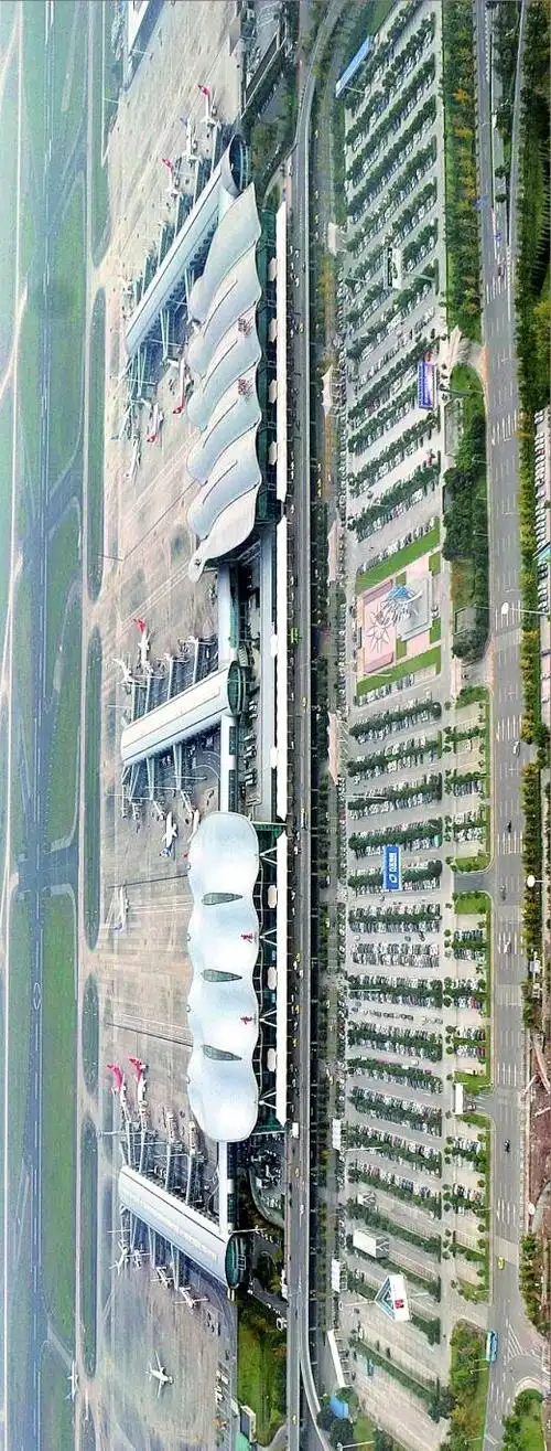 繁忙的江北国际机场是重庆连接各地的枢纽.