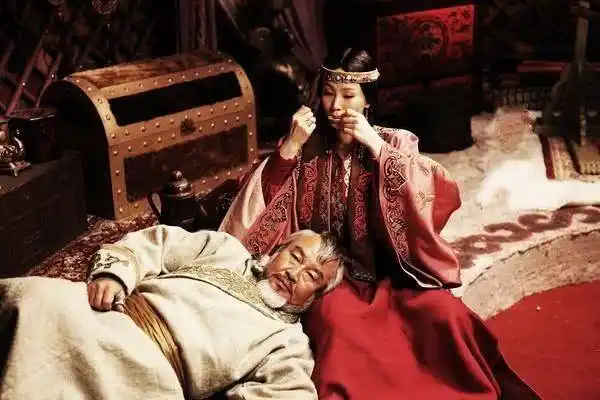 原来,孛儿帖被救回来之后,在回家的路上便生下了一个孩子.