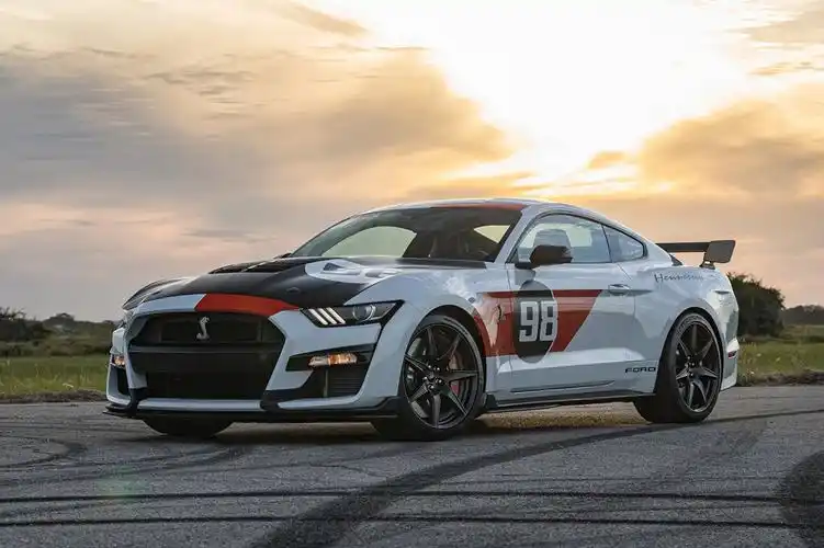 能屠牛斩马的千匹眼镜蛇hennessey爆改mustanggt500亮相