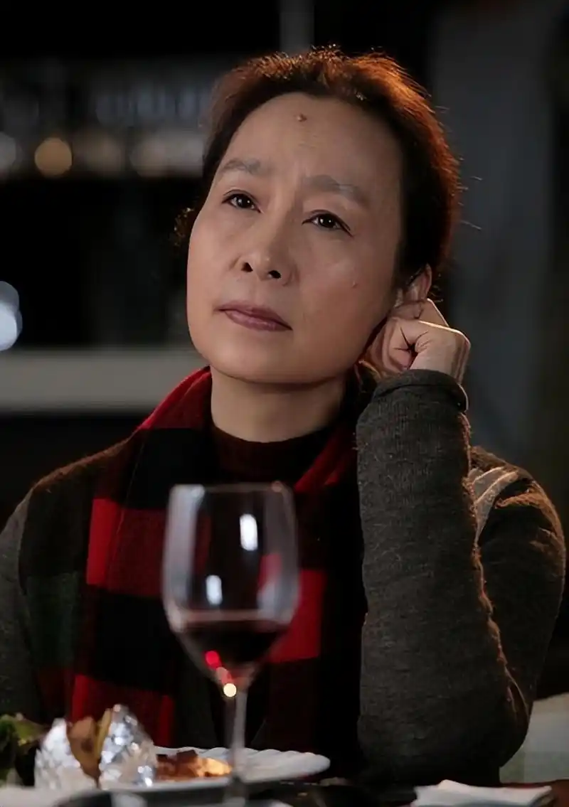 吕中:嫁给同学,今儿子是导演,儿媳是著名演员,女儿是国人骄傲