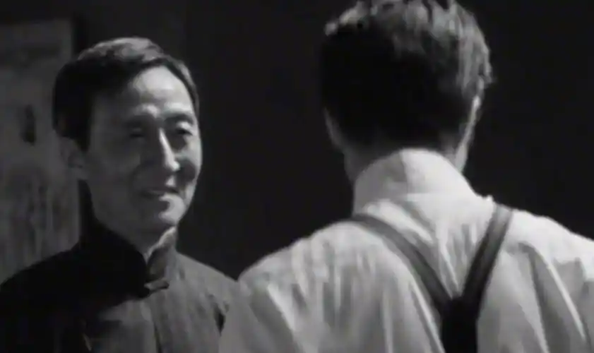 1988年,台籍71岁老兵隐居38年后回乡探亲,政府得知敲鼓相迎