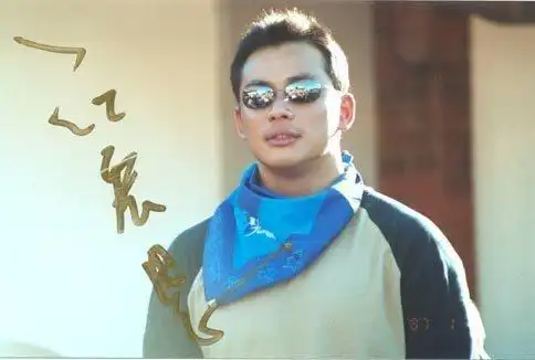 近年来江宏恩一直挑战不同的角色,像是他在《我的丑娘》,《如锦〗两