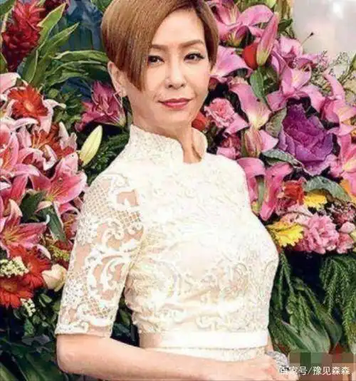 21岁嫁富豪婚后13天丈夫去世,继承了上亿遗产的她,48岁依旧年轻