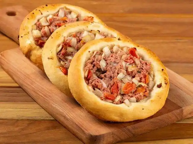 我的美食日记#笔记灵感巴西特色小吃之一esfiha馅肉包(饼)是一種由