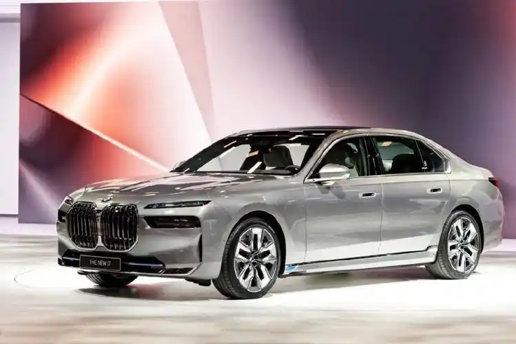 7秒双电机,宝马第五代edrive电力驱动系统i7 xdrive60最大功率485kw