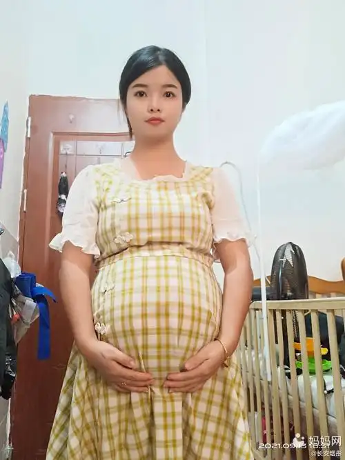 记录一下二胎五个月的孕肚哈哈ヾ17≥66≤)o好大二胎 | 妈妈网轻