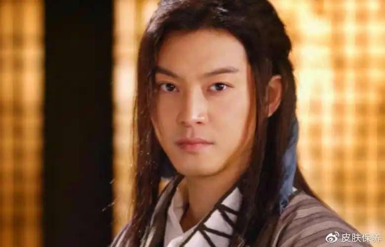 提起沙溢,相信大家首先想到的就是《武林外传》中那个玉面书生"白展堂