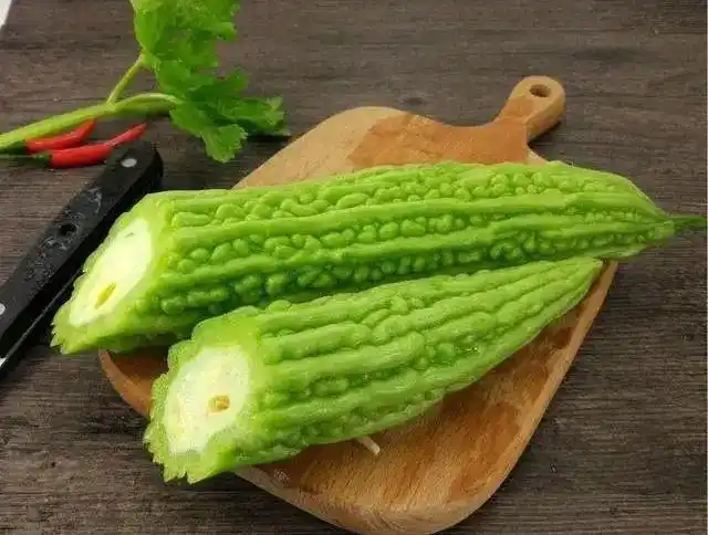 别嫌它苦却是痛风劲敌敞开喝平稳降尿酸痛风绕路走