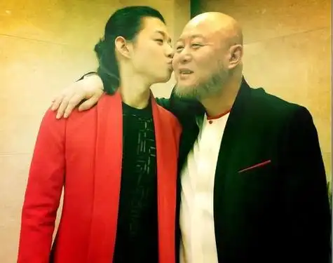 霍尊老婆个人资料,霍尊陈露合照,本文共(1738字)