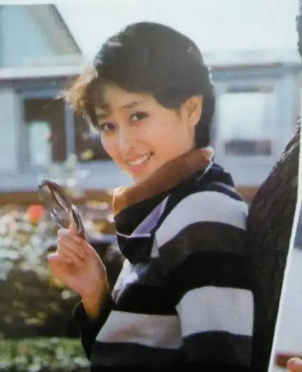 左翎近期照片她年轻时候的图片写真组图