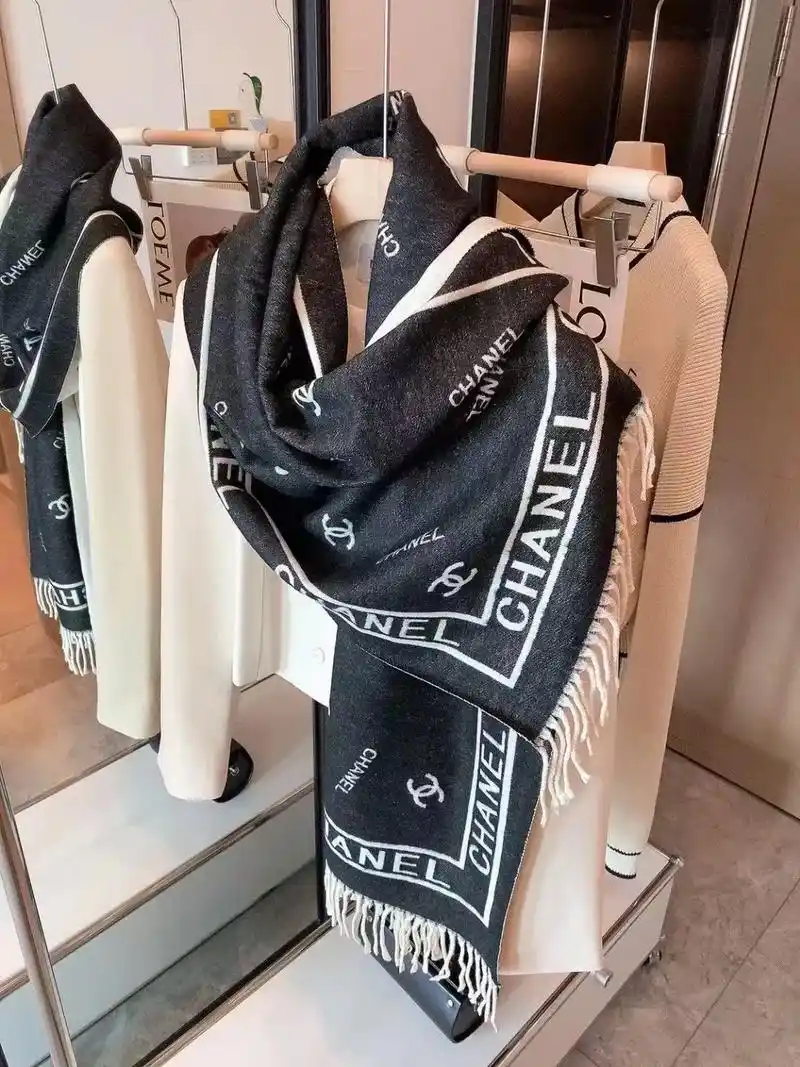 chanel羊绒围巾披肩