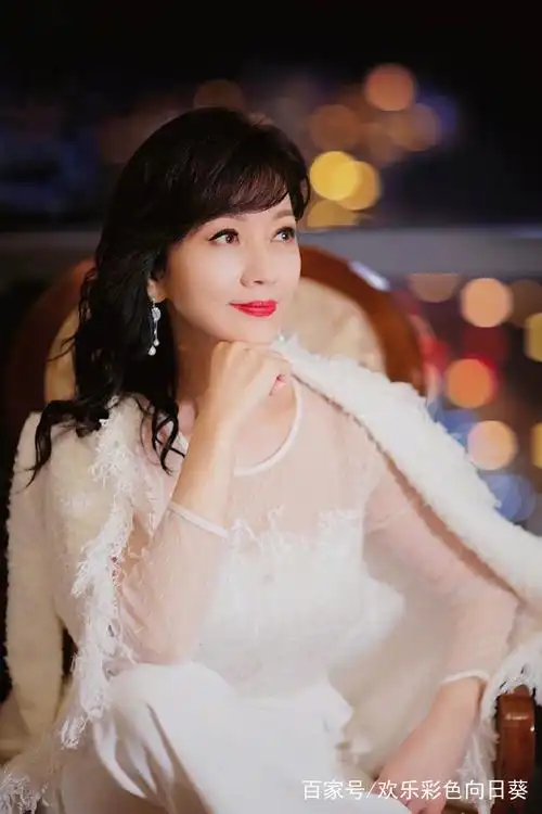 青城山下白素贞,赵雅芝美了一辈子,把白色穿成不食人间烟火样子