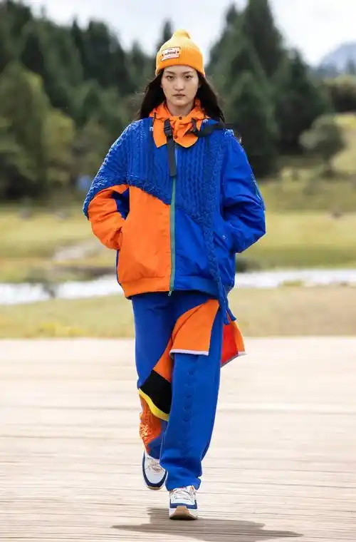 李宁2021悟·行主题大秀,在攀行中感悟,在感悟中前行