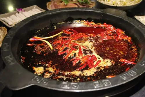 原创重庆现全国首家龙草火锅抖音快手爆红成网红火锅每天翻100多台