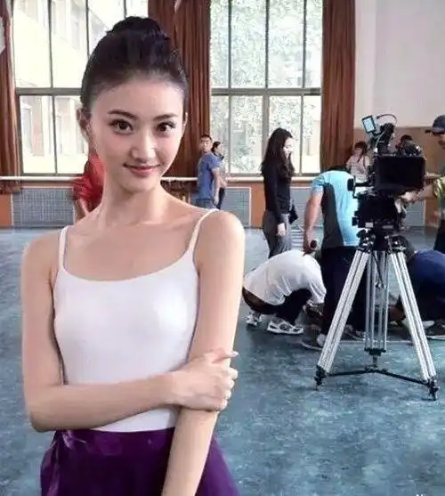 景甜年轻时候颜值真高跳芭蕾舞白净灵动不愧是人间富贵花