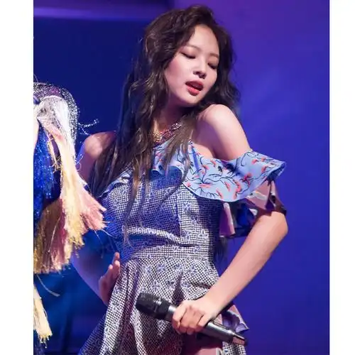 blackpink金智jennie同款舞台打歌表演碎花连衣裙露肩连衣裙