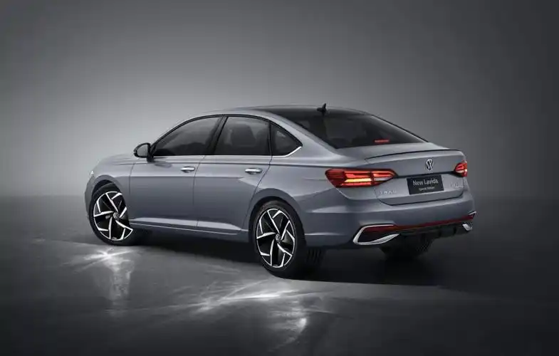 除了星空版,新朗逸的豪华版也进行了外观的改款.