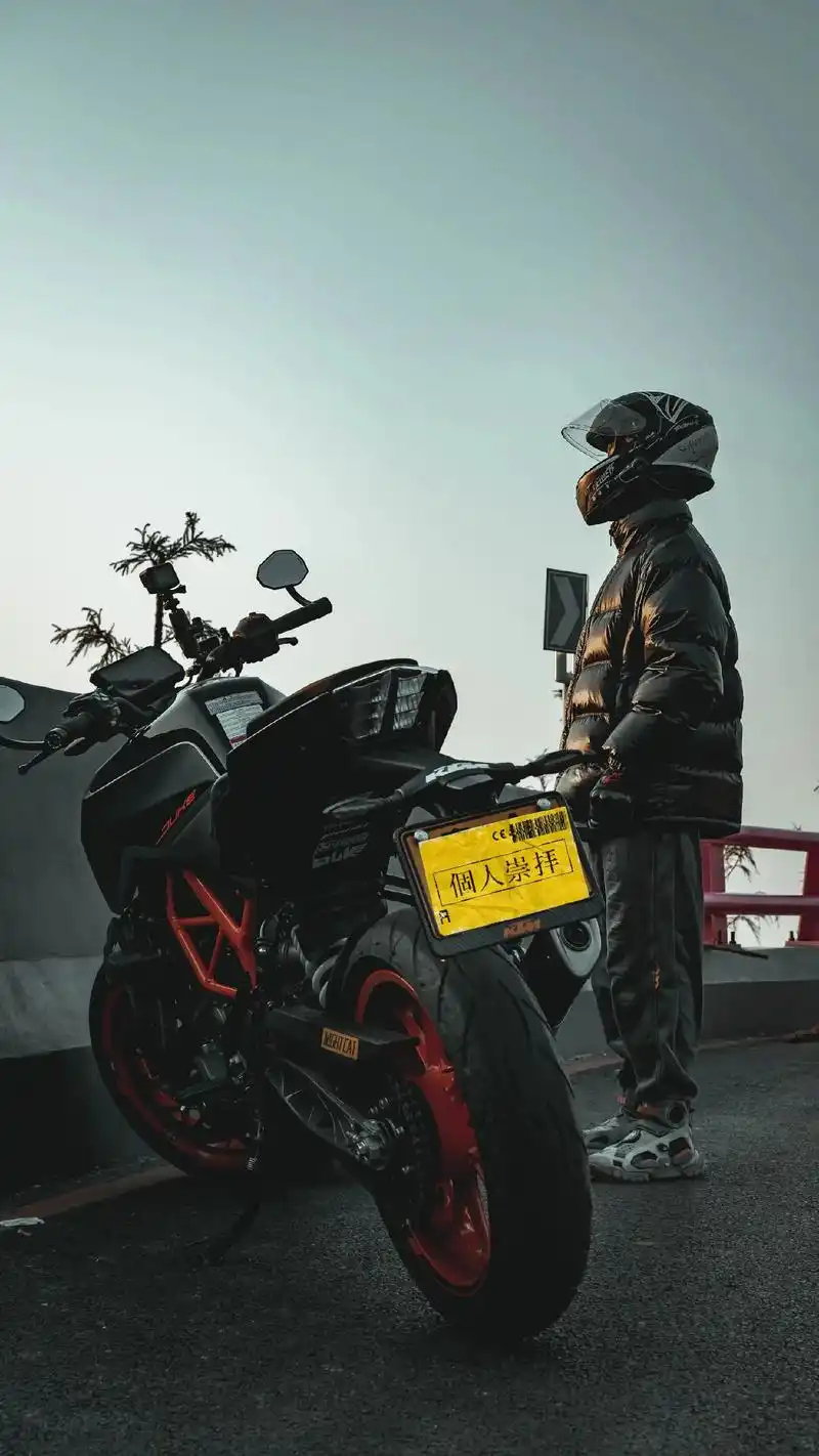 机车摄影 #机车男孩 #拍照 #帅就完事了 #机车壁纸 《 - 抖音