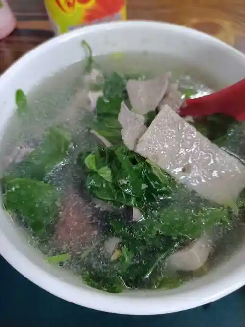 偶遇家乡美食之枸杞猪杂汤,干捞粉