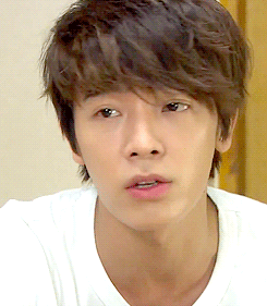 李东海帅气沉稳gif动图_动态图_表情包下载_soogif