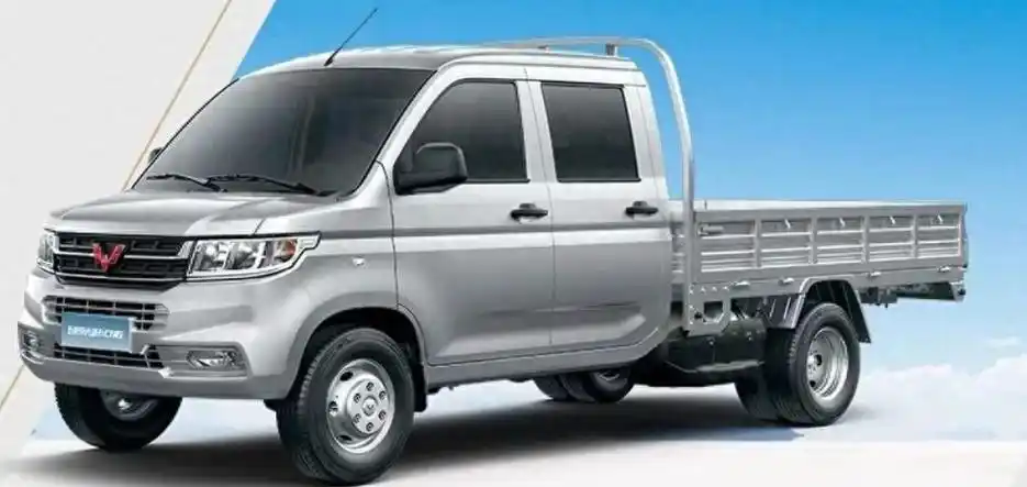 荣光新卡双后轮cng版上市,为五菱货车家族增添了一位新成员.