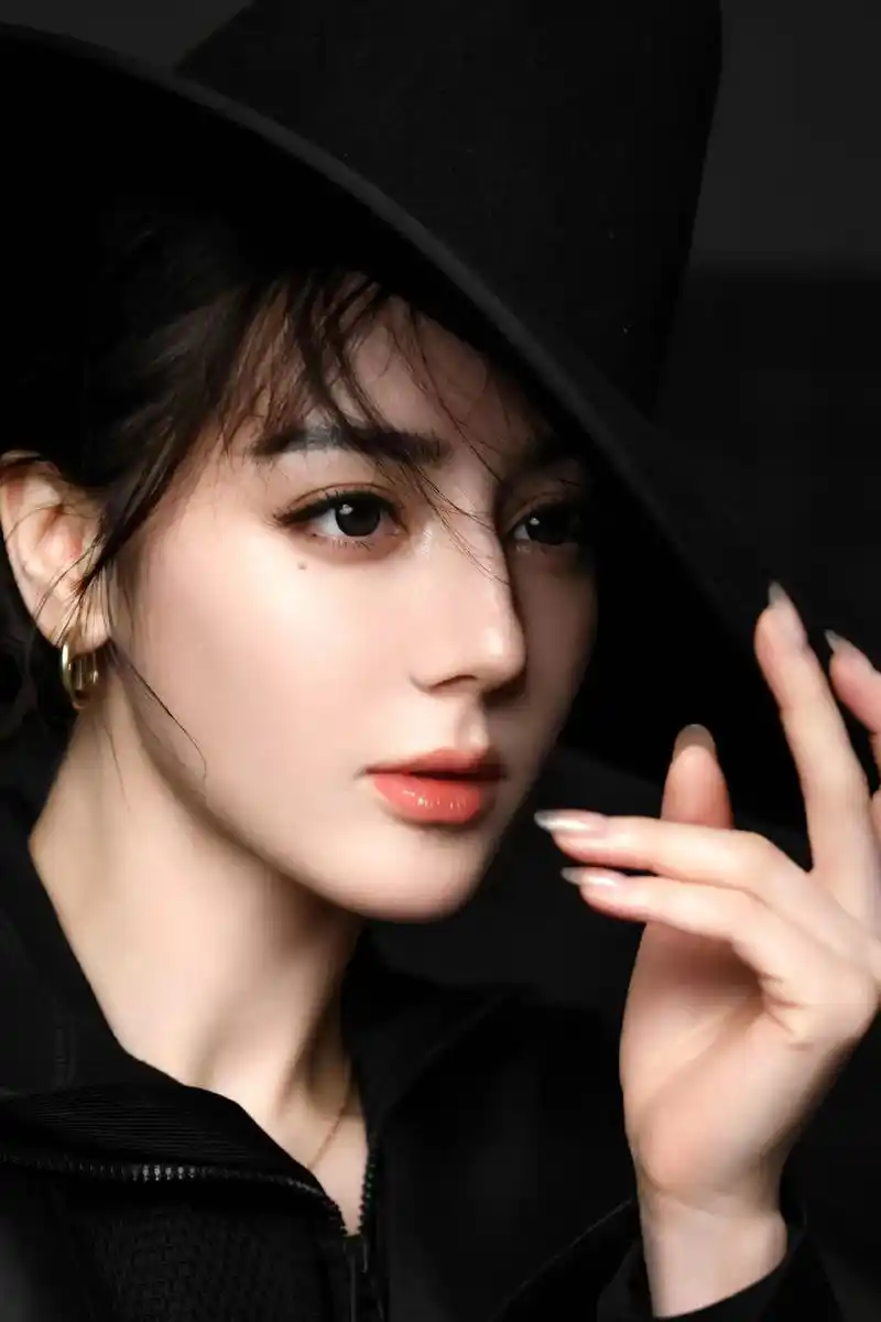 好的照片经得起被无限放大.#迪丽热巴时尚杂志写真照 #迪丽热